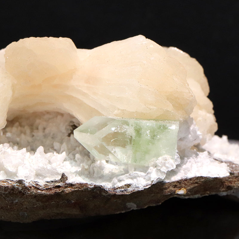 【特別価格】原石　アポフィライト×スティルバイト　インド産  [co-g1956]