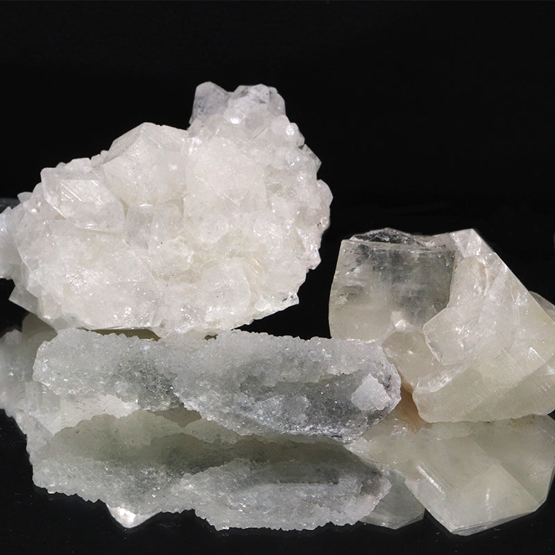 【特別価格】原石詰め合わせセット　アポフィライト×スティルバイト×モルデナイト×カルセドニー　約8個入り　インド産  [co-g1958]