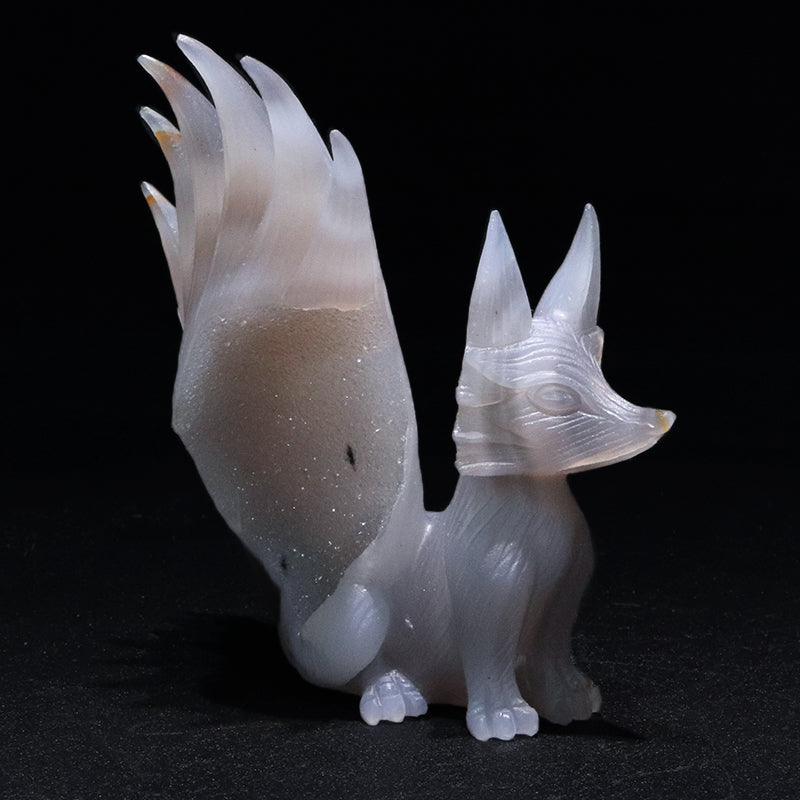 【動画】【一点物】　彫り物　瑪瑙　九尾の狐　ブラジル産  [co-g1973]