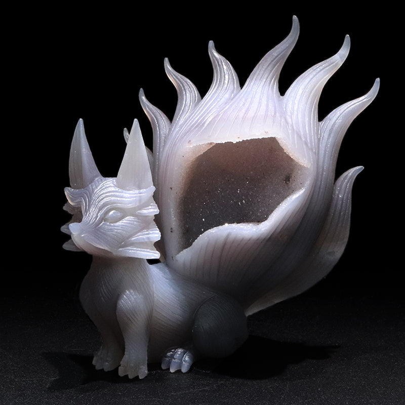 【動画】【一点物】　彫り物　瑪瑙　九尾の狐　ブラジル産  [co-g1976]