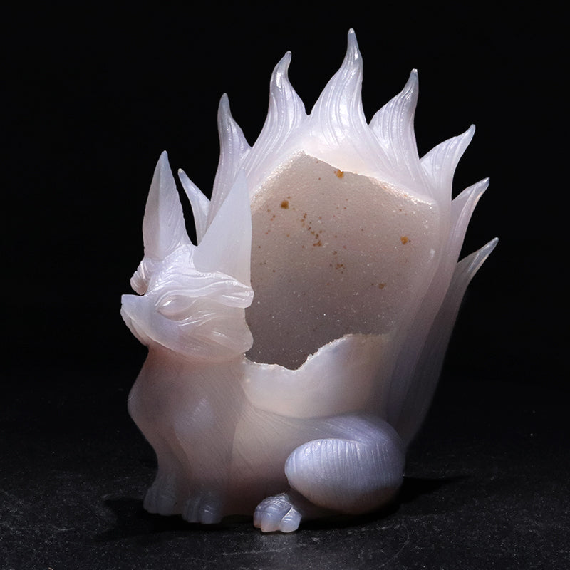 【動画】【一点物】　彫り物　瑪瑙　九尾の狐　ブラジル産  [co-g1981]