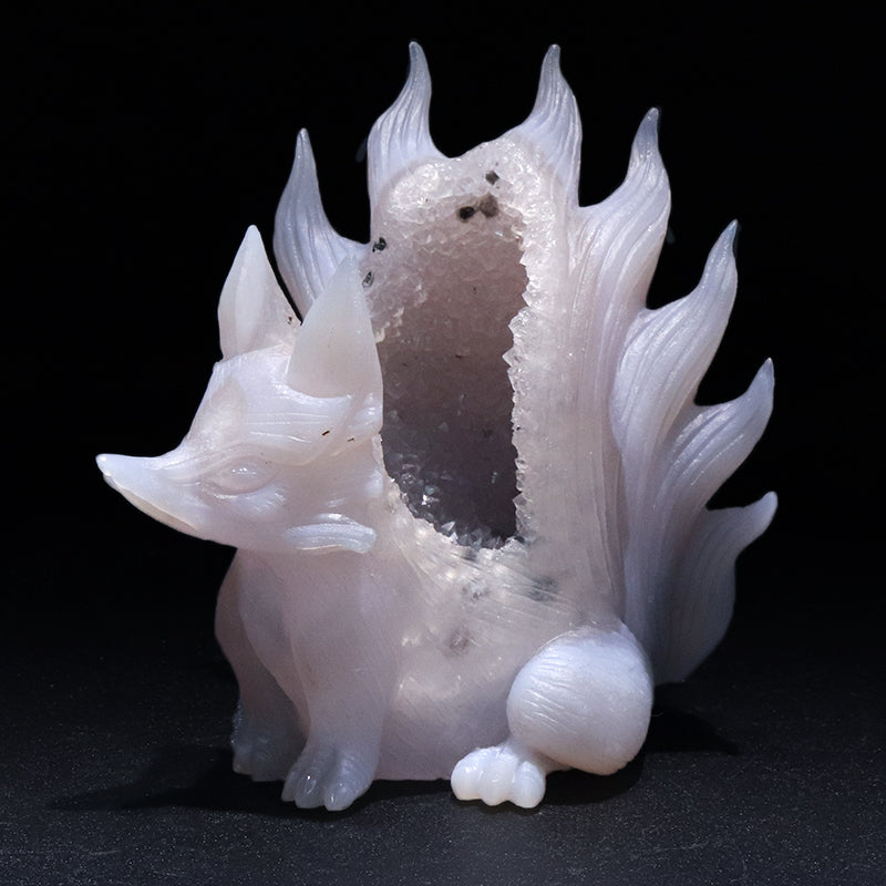 【動画】【一点物】　彫り物　瑪瑙　九尾の狐　ブラジル産  [co-g1982]