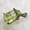 ライムイエローアパタイト＜ブラジル産＞　原石　約6.8～11.1×9～14.5cm　Silver925　シルバー [co-g2587]