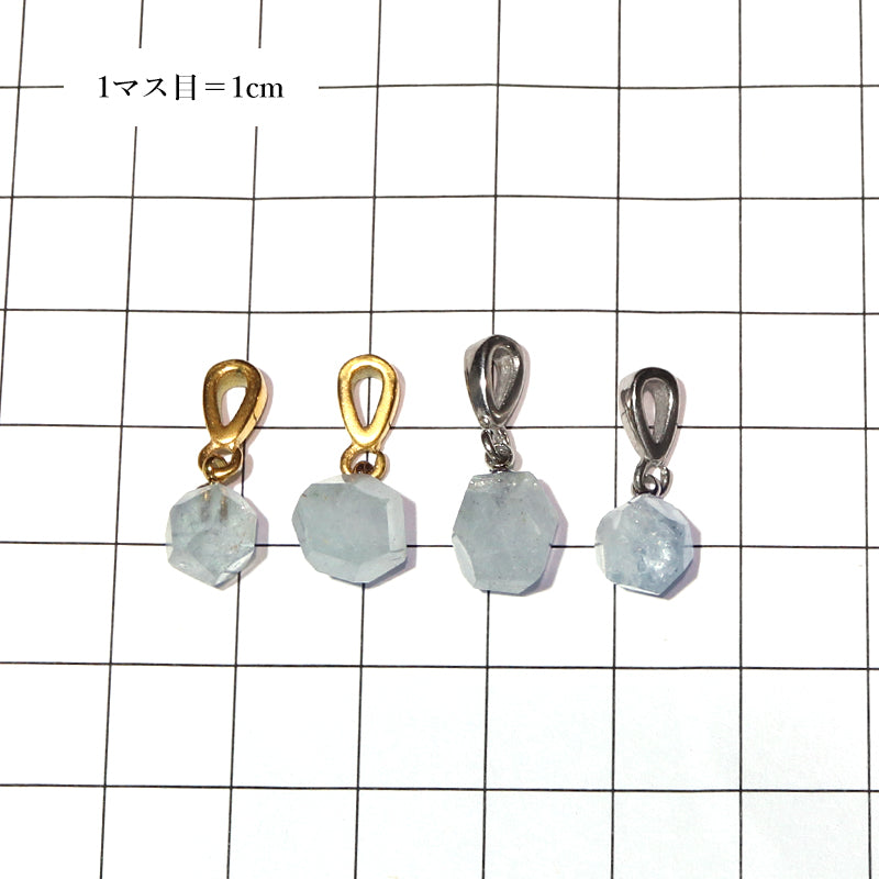 アクアマリン＜ブラジル産＞　カット原石　約7～9mm　ステンレス製　ペンダントトップ [co-g2603]