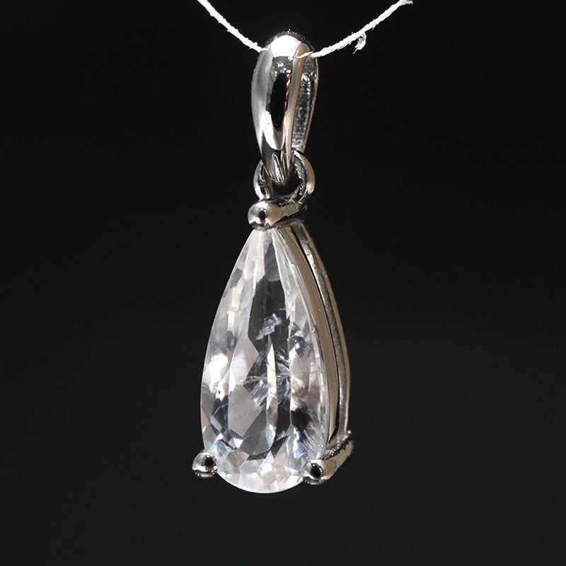 ペンダントトップ　フェナカイト＜ロシア産＞　ドロップカット　約2.5ct　silver925　シルバー　[co-g1150]