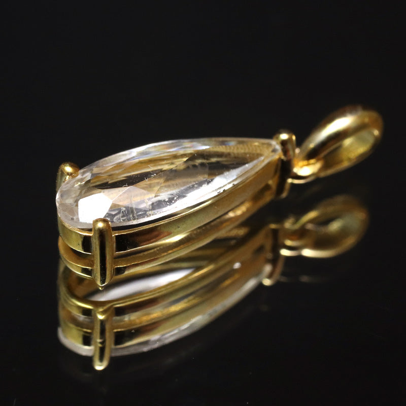 ペンダントトップ　フェナカイト＜ロシア産＞　ドロップカット　約2.65ct　silver925　ゴールド　[co-g1144]