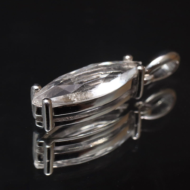 ペンダントトップ　フェナカイト＜ロシア産＞　マーキスカット　約3.0ct　silver925　シルバー　[co-g1154]