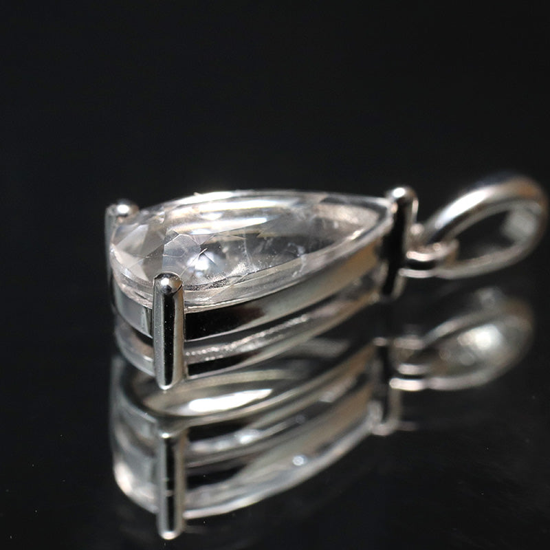 ペンダントトップ　フェナカイト＜ロシア産＞　ドロップカット　約2.5ct　silver925　シルバー　[co-g1150]