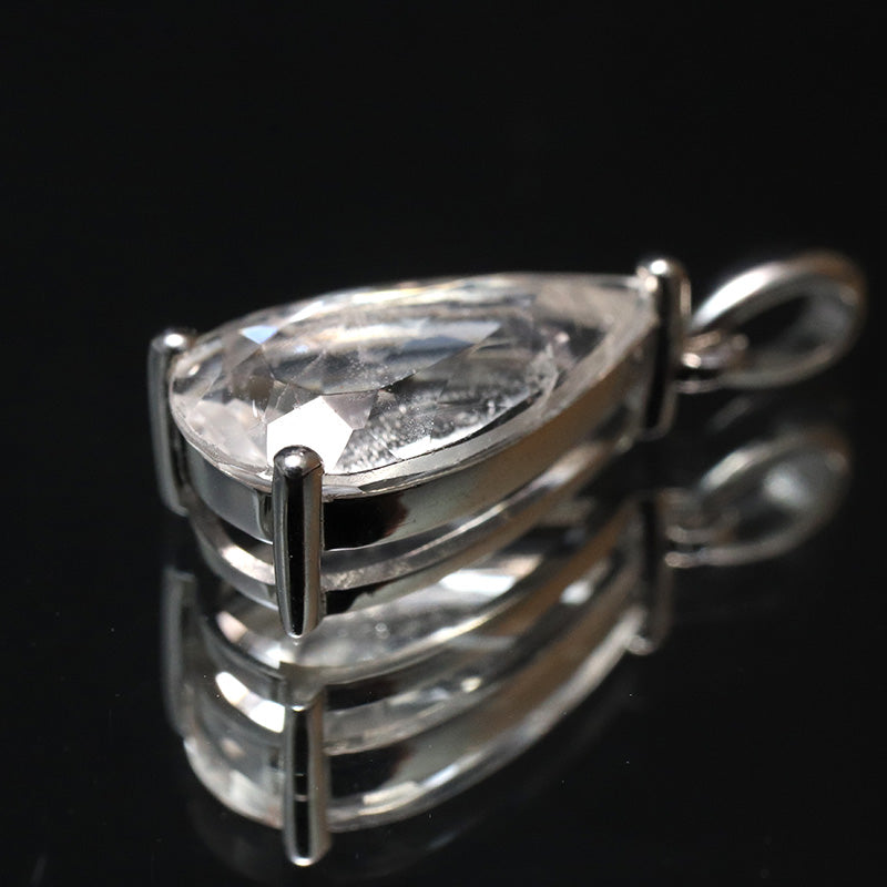 ペンダントトップ　フェナカイト＜ロシア産＞　ドロップカット　約3.9ct　silver925　シルバー　[co-g1151]
