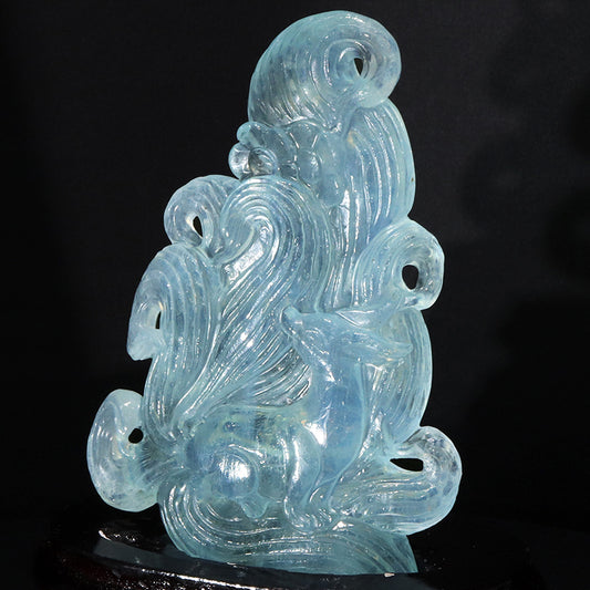 【2/19まで うお座星座石20％OFF(決済時に自動割引)】【一点物】【動画】彫り物　アクアマリン＜ブラジル産＞　九尾の狐　台座付き [co-g2088]