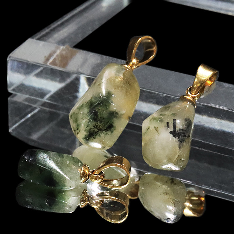 ペンダントトップ　フェナカイト＆エメラルド　共生鉱　ブラジル産　ステンレス製　ゴールド　[co-g2126]