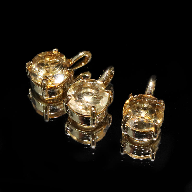 【割引不可】ペンダントトップ　シトリン＜ブラジル産＞　スクエア枠　約6mm　silver925(K18メッキ)  [co-g2134]