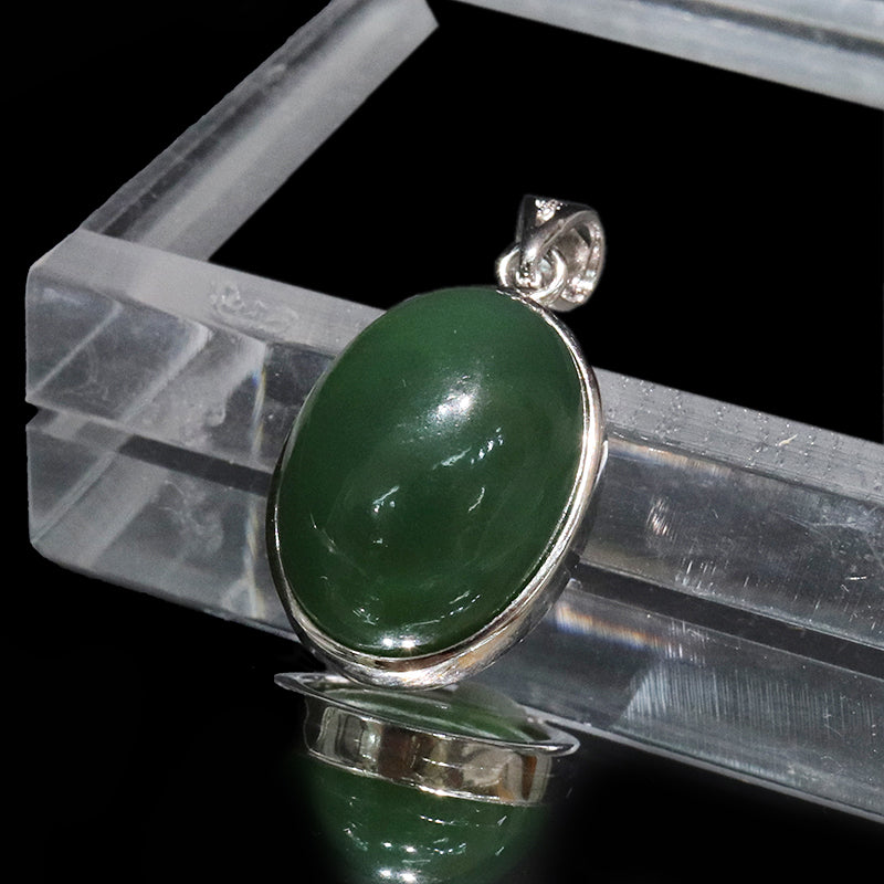 【割引不可】ペンダントトップ　ネフライト＜中国産＞　オーバル型　約14×18mm　silver925  [co-g2135]