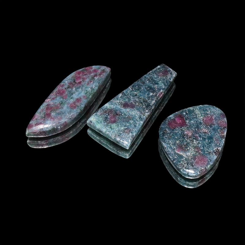 ルース　ルビーインカイヤナイト　変形型　約11～18mm×約21～33mm　ケース入り　ランダム発送  [co-g2192]