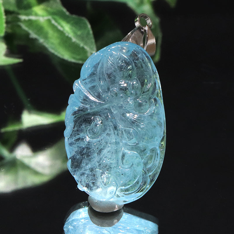 ペンダントトップ　アクアマリン＜ブラジル産＞　蝙蝠　約19.2×30.5mm　ステンレス製　シルバー  [co-g2203]