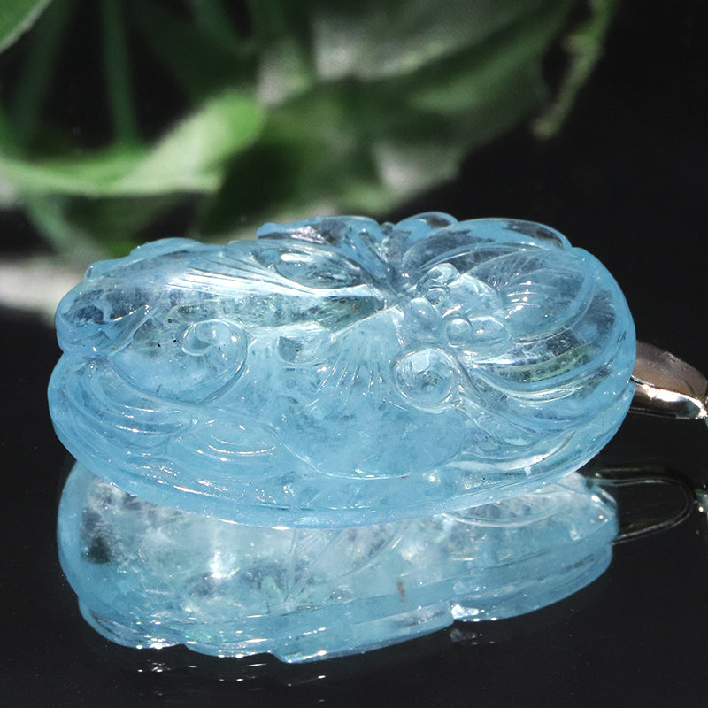 ペンダントトップ　アクアマリン＜ブラジル産＞　蝙蝠　約19.2×30.5mm　ステンレス製　シルバー  [co-g2203]