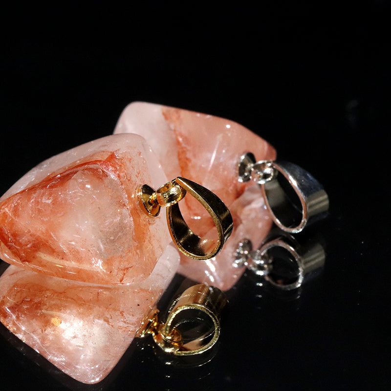 ペンダントトップ　マニカラン水晶＜ヒマラヤ産＞　　原石　 約10～16×約10～17mm　ステンレス製　ランダム発送  [co-g2234]