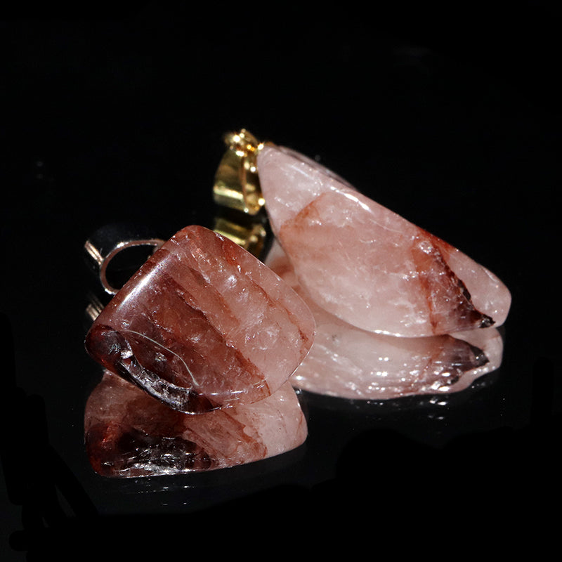 ペンダントトップ　マニカラン水晶＜ヒマラヤ産＞　　原石　 約10～16×約10～17mm　ステンレス製　ランダム発送  [co-g2234]