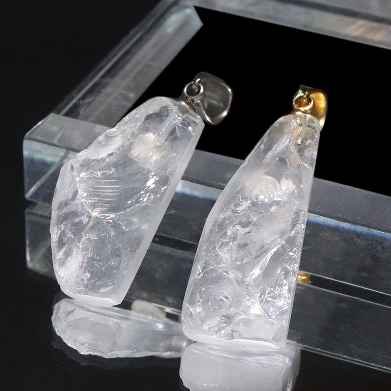 ペンダントトップ　ロッククリスタル＜マダガスカル産＞　　原石　 約10～18×約18～30mm　ステンレス製　ランダム発送 [co-g2235]