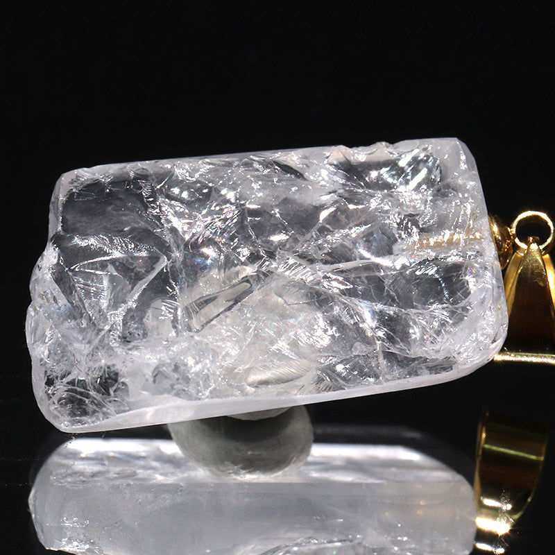 ペンダントトップ　ロッククリスタル＜マダガスカル産＞　　原石　 約10～18×約18～30mm　ステンレス製　ランダム発送 [co-g2235]