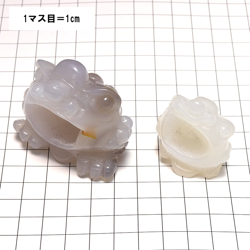 スマイルメノウ 三脚蟾蜍 手彫り