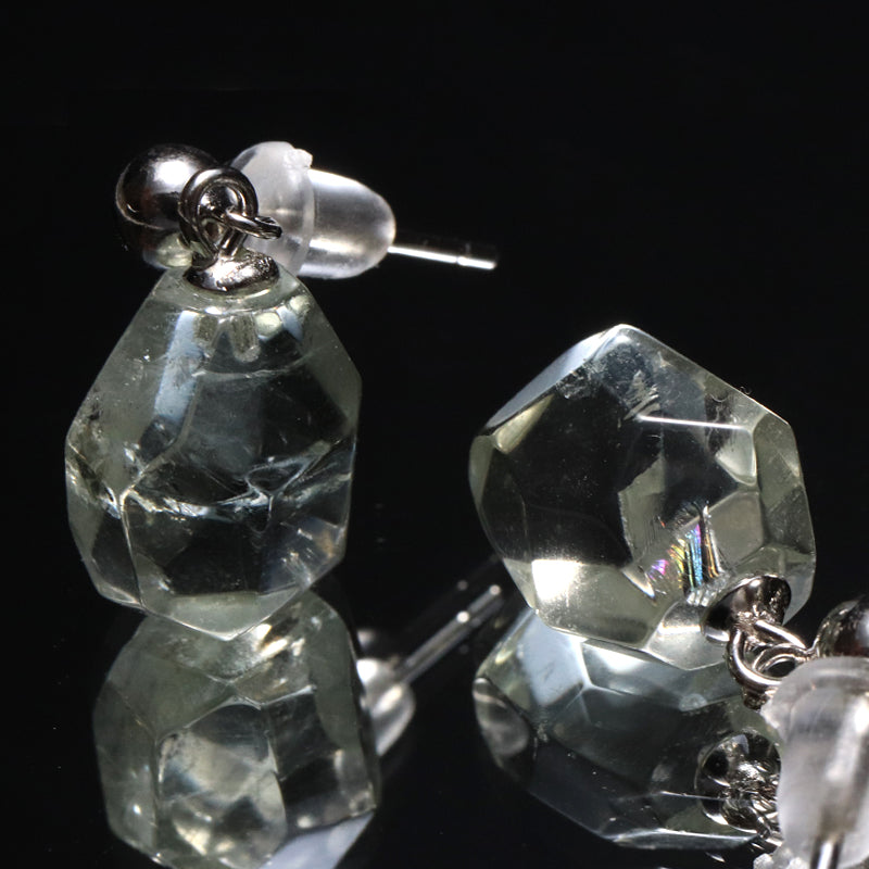 グリーンアメジスト＜ブラジル産＞　カット　約8mm　突き刺し型　ピアス　Silver925　シルバー  [co-g2812]