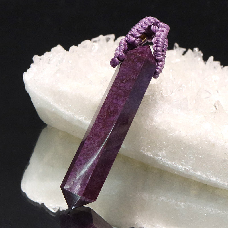 スギライト＜南アフリカ産＞　ハンドカット　約9.5×46mm　ペンダントトップ  [co-g2336]