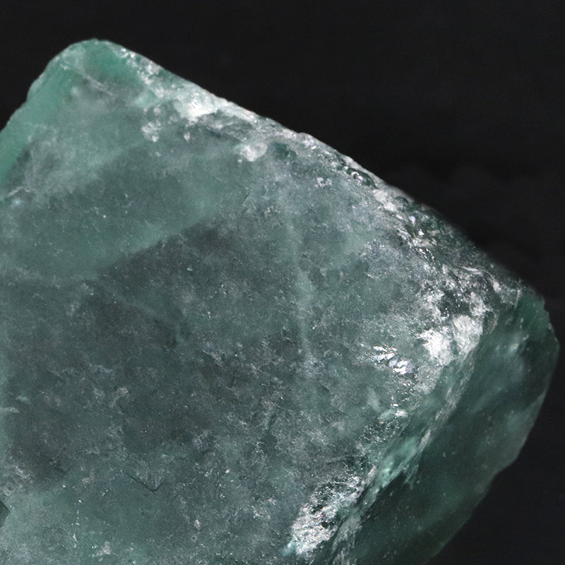 グリーンフローライト＜マダガスカル産＞　原石　約41.1×40.8×37mm [co-g2339]