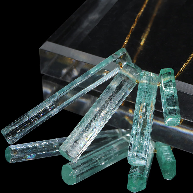 アクアマリン　スティック・バー型　約5～30×3～6mm　穴あき　一本売り　ペンダントトップ [co-g3456]