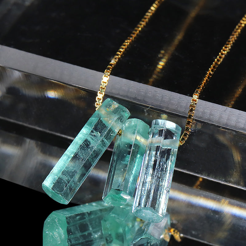 アクアマリン　スティック・バー型　約5～30×3～6mm　穴あき　一本売り　ペンダントトップ [co-g3456]