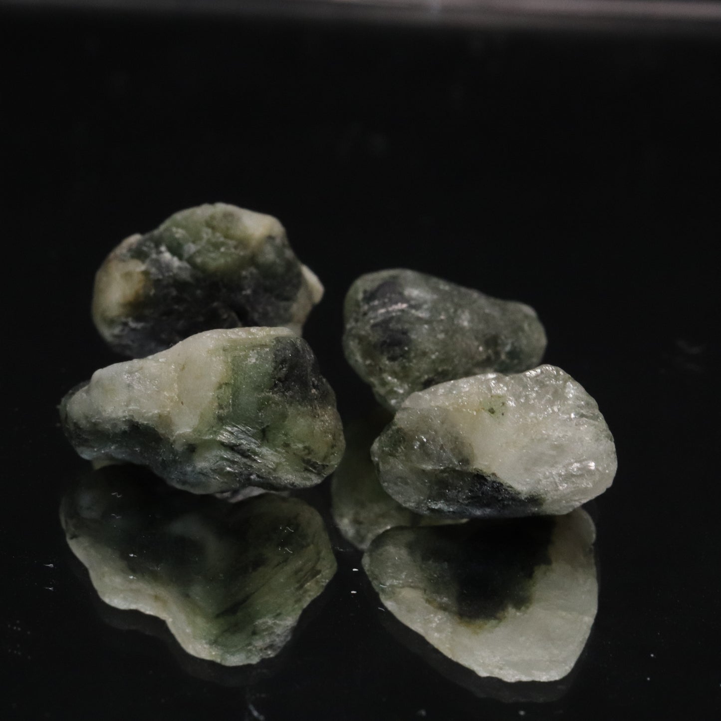原石　フェナカイト＆エメラルド　共生鉱　ブラジル産　約11～12ct　[co-g1474]