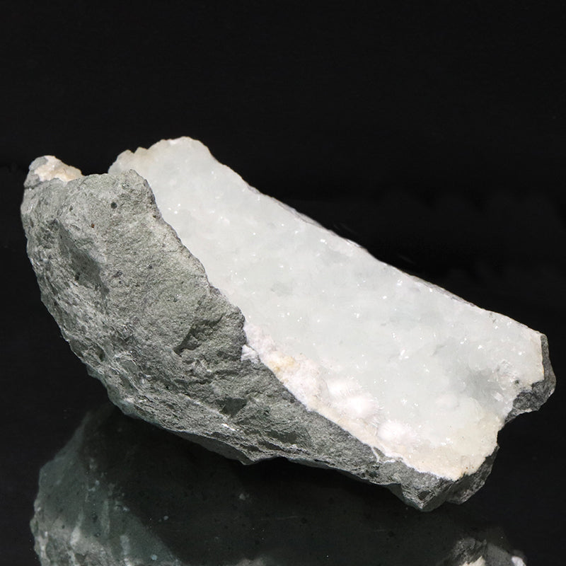 オケナイト(オーケン石)＜インド産＞　原石　約96×61.3×41mm [co-g2348]