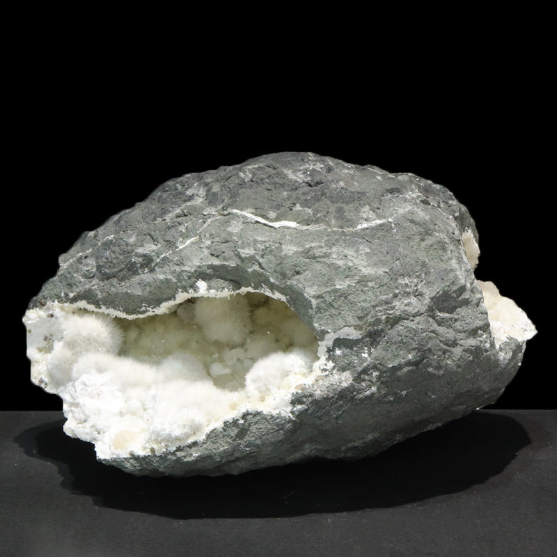 オケナイト(オーケン石)＜インド産＞　原石　約19.7×13.2×12.2cm [co-g2369]