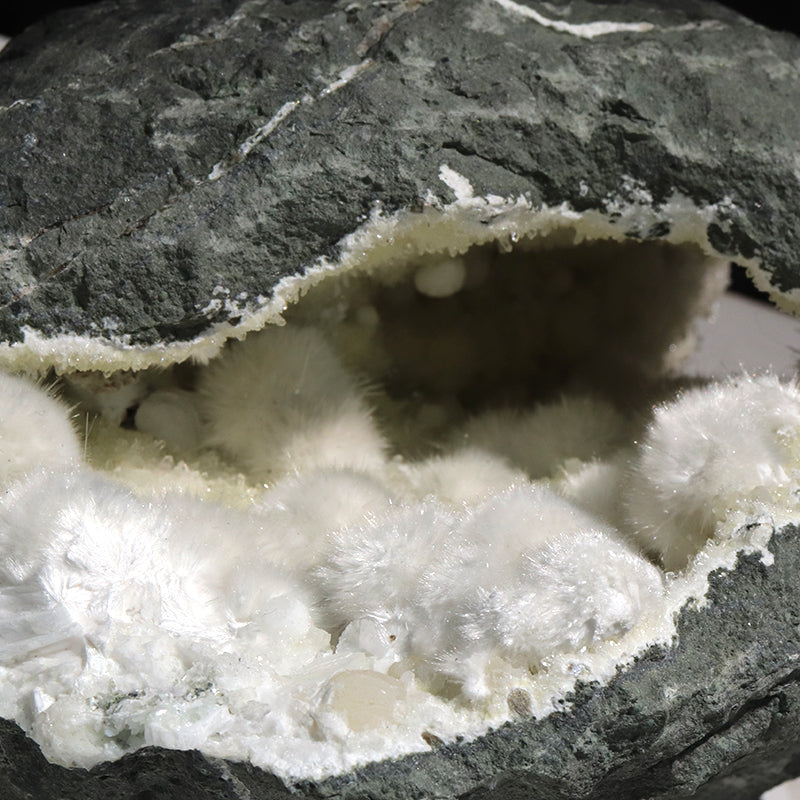 オケナイト(オーケン石)＜インド産＞　原石　約19.7×13.2×12.2cm [co-g2369]