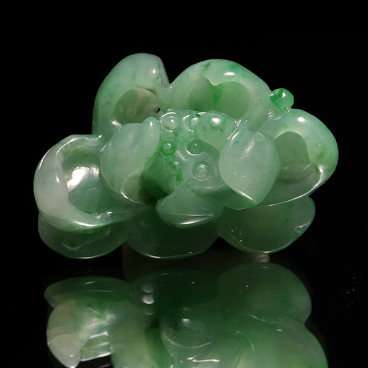 本翡翠＜ミャンマー産＞　蓮花　約29×20mm　穴あり　ペンダントトップ [co-g2864]