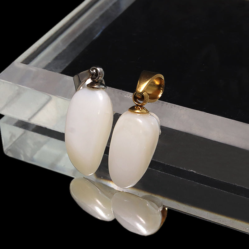 【対象商品10点以上ご購入で30％OFF/決済時に自動割引】ペンダントトップ　シェル＜中国産＞　ステンレス　日本製  [co-g0567]