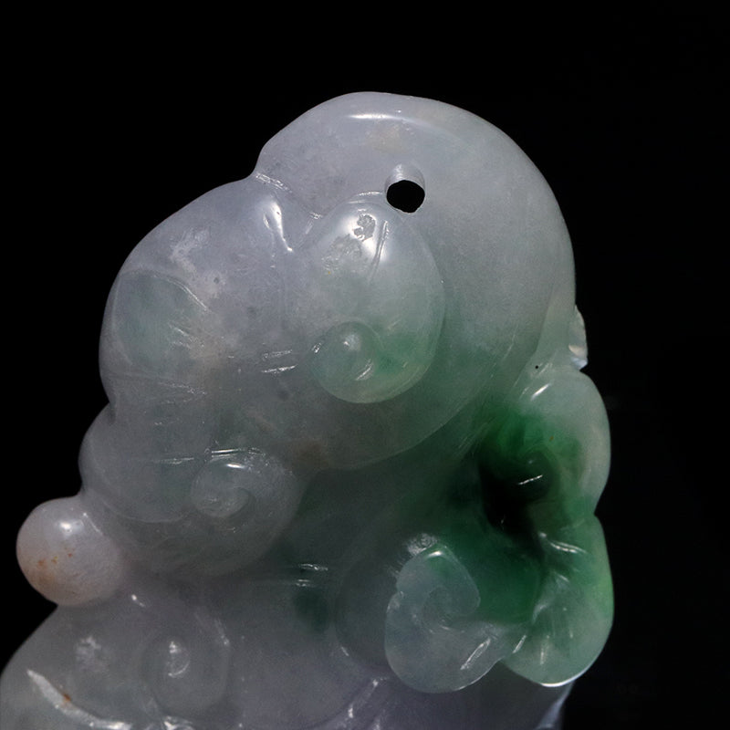 本翡翠＜ミャンマー産＞　如意　約20×33mm　穴あり　ペンダントトップ [co-g2862]