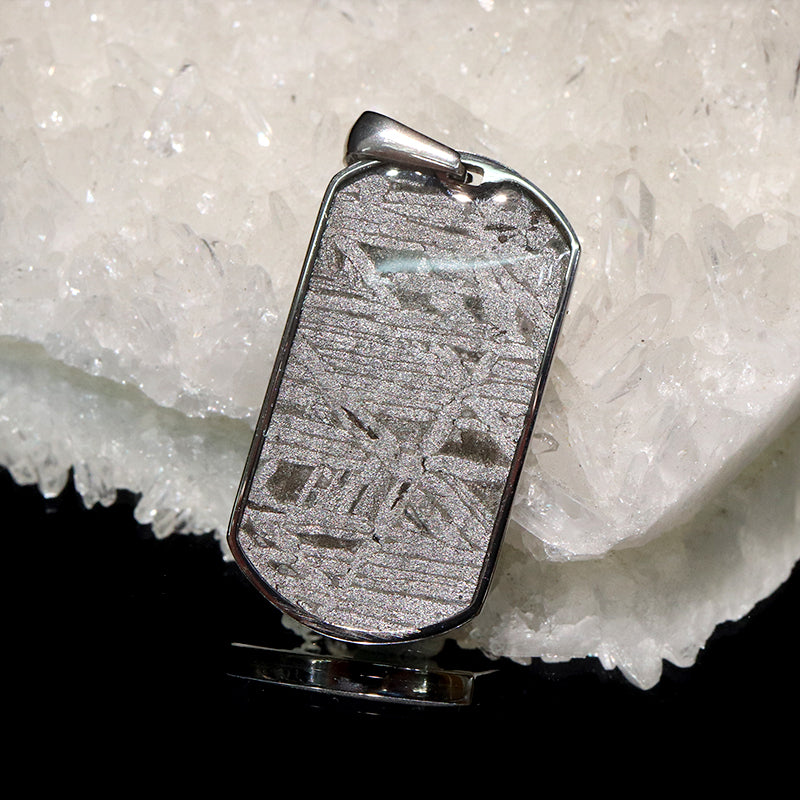 アルタイ隕石＜中国/新疆ウイグル産＞　トップ　約18×33mm　枠　ステンレス製 [co-g2432]