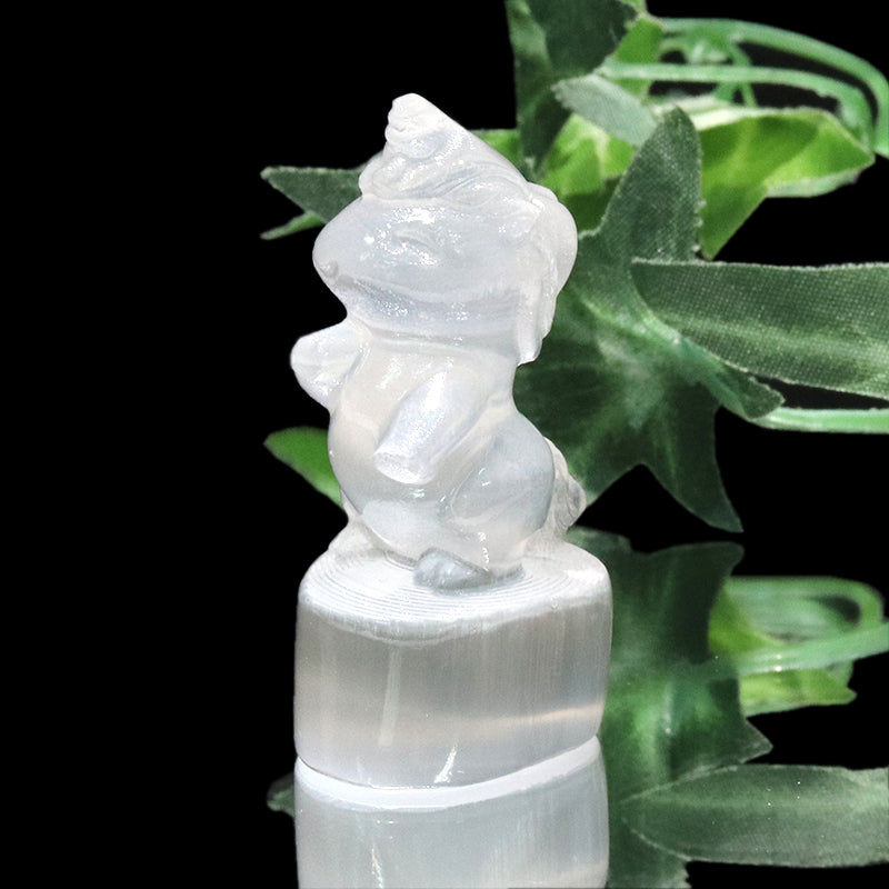 彫り物　セレナイト　ユニコーン  [co-g1609]