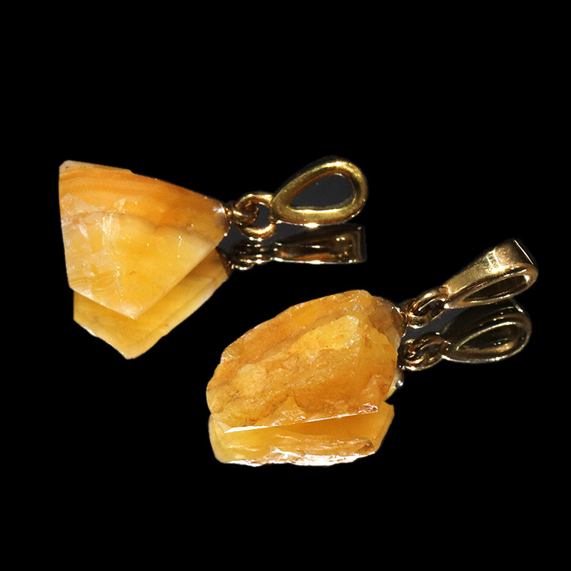 【日本銘石】ペンダントトップ　北海道オパール＜北海道産＞　約8～12mm×約11～15mm　ステンレス製　ランダム発送  [co-g1619]