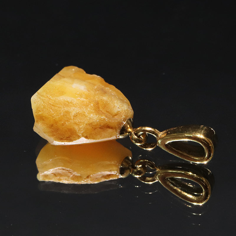 【日本銘石】ペンダントトップ　北海道オパール＜北海道産＞　約5～12mm×約11～20mm　ステンレス製　ランダム発送  [co-g1620]