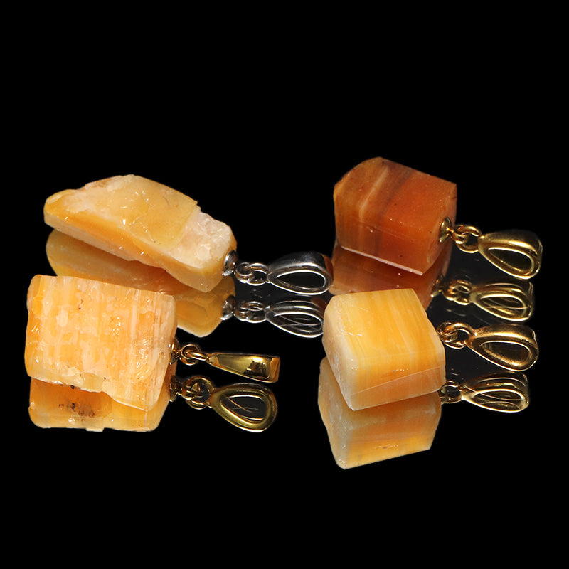 【日本銘石】ペンダントトップ　北海道オパール＜北海道産＞　約7～11mm×約10～23mm　ステンレス製　ランダム発送  [co-g1621]