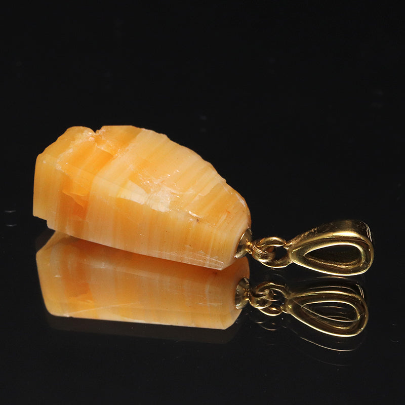 【日本銘石】ペンダントトップ　北海道オパール＜北海道産＞　約8～13mm×約14～24mm　ステンレス製　ランダム発送  [co-g1622]