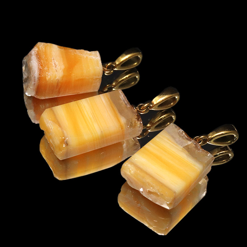 【日本銘石】ペンダントトップ　北海道オパール＜北海道産＞　約10～13mm×約16～20mm　ステンレス製　ランダム発送  [co-g1624]