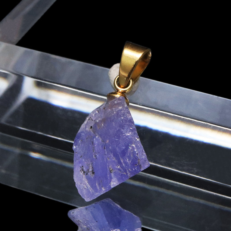 【11/30まで12月誕生石20％OFF(決済時に自動割引)】【対象商品10点以上ご購入で30％OFF/決済時に自動割引】ペンダントトップ　タンザナイト＜北海道産＞　原石　約8～16mm　ステンレス製　ゴールド　ランダム発送  [co-g1628]