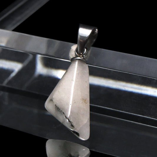 ペンダントトップ　フェナカイト＜ブラジル産＞　約7～9mm×約11～15mm　ステンレス製　シルバー　ランダム発送　[co-g1640]