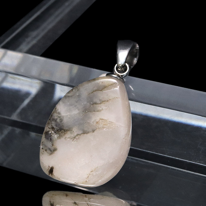 ペンダントトップ　フェナカイト＜ブラジル産＞　約8～15mm×約11～18mm　ステンレス製　ランダム発送　[co-g1641]