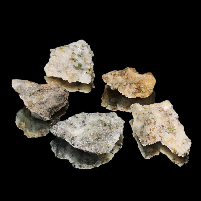 【日本銘石】原石　杉石(スギライト)＜愛媛県産＞　約5～7g　ランダム発送  [co-g1650]