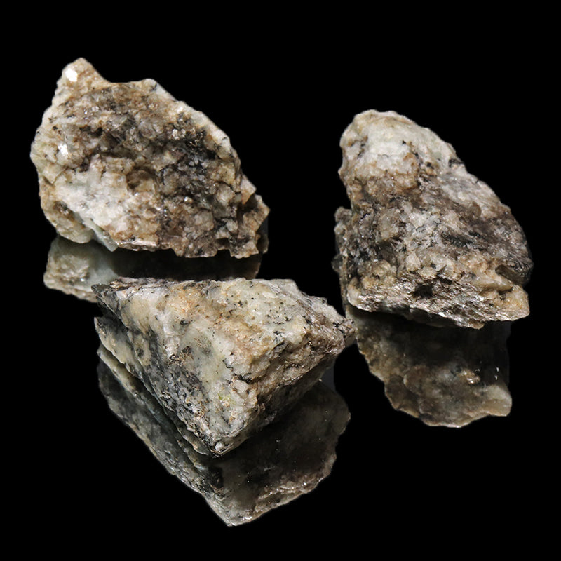 【日本銘石】原石　杉石(スギライト)＜愛媛県産＞　約21～23g　ランダム発送 [co-g16515]