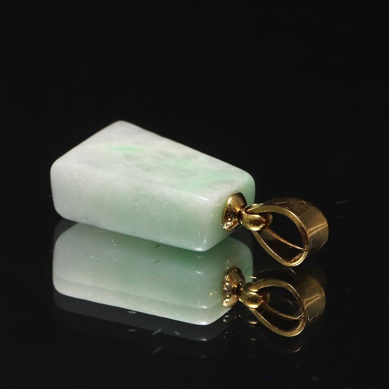 【対象商品10点以上ご購入で30％OFF/決済時に自動割引】【日本銘石】ペンダントトップ　糸魚川翡翠＜新潟県糸魚川市産＞　約9～13mm×約14～17mm　ステンレス製　日本製　ランダム発送 [co-g1673]